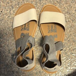 Sorel Women's Sandals in White and Silver